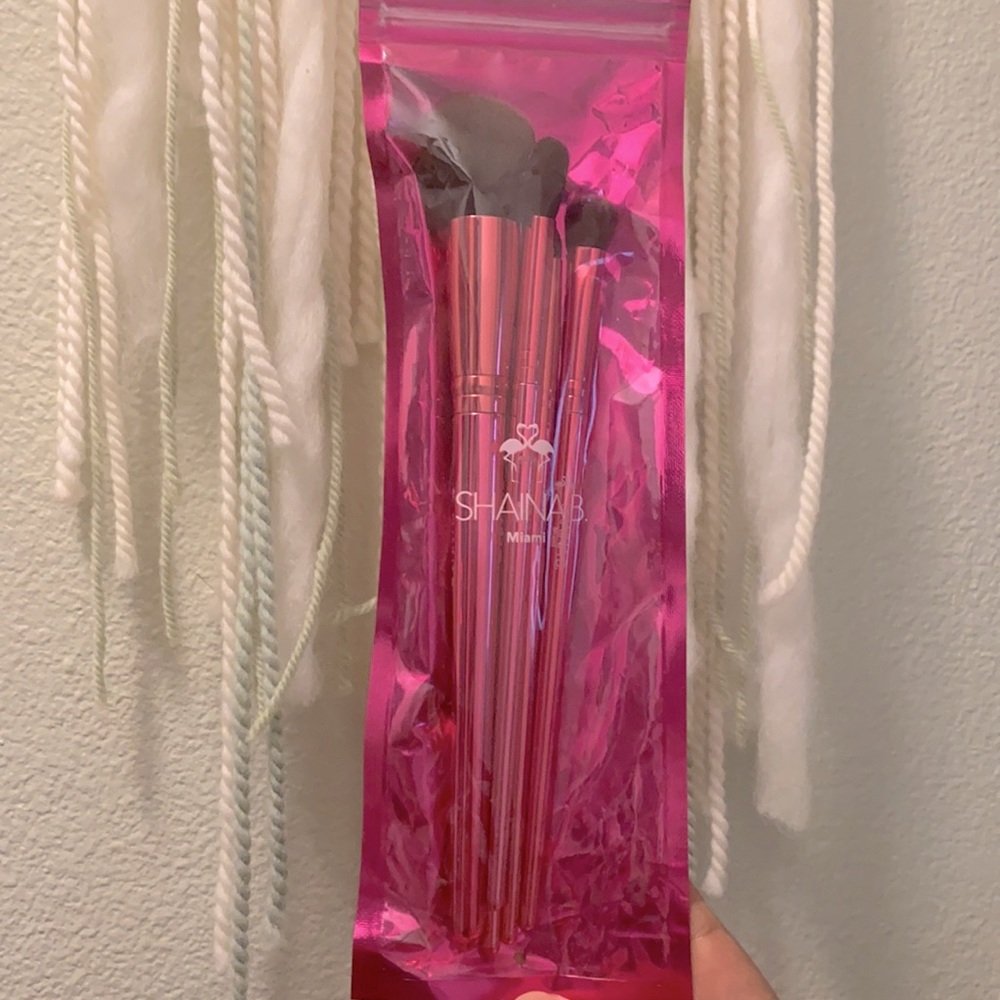 Shaina B. Fab Brush Set—Brand New!